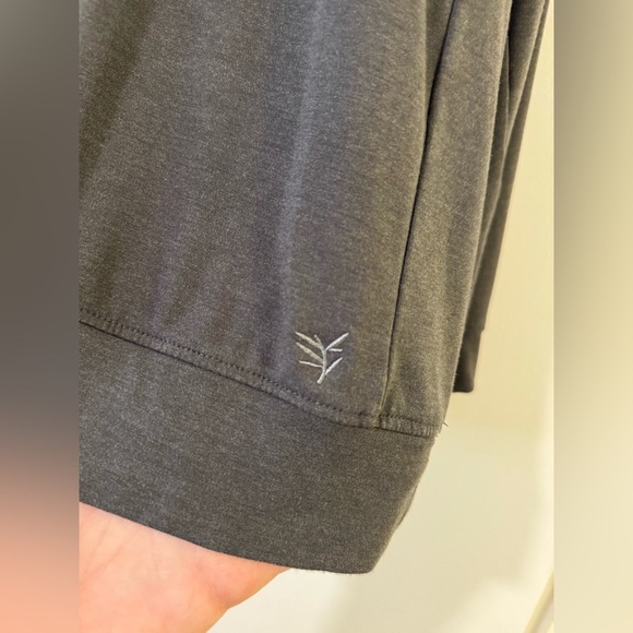 Cozy Earth Gray Long Sleeve Sweatshirt size large - Picture 6 of 7